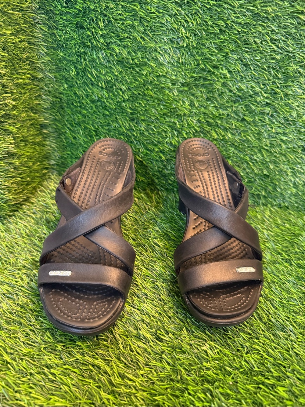 Crocs women Black Cyprus lV Strappy Platform Heels size 5